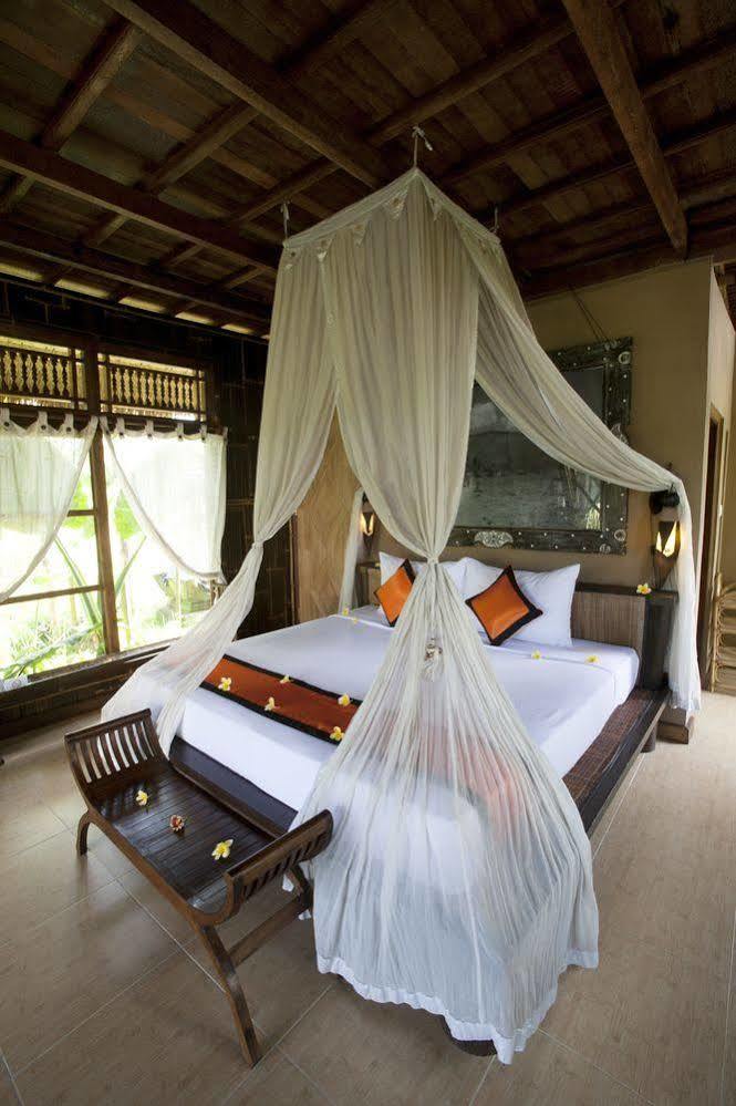 हॉलिडे पार्क Hidden Yone Village 4*